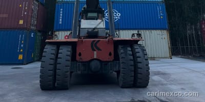 Xe nâng container chuyên dụng của CARIMEX tại bãi Nhơn Trạch, Đồng Nai