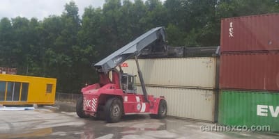 Xe nâng reach stacker khai thác container Evergreen tại bãi CARIMEX Nhơn Trạch