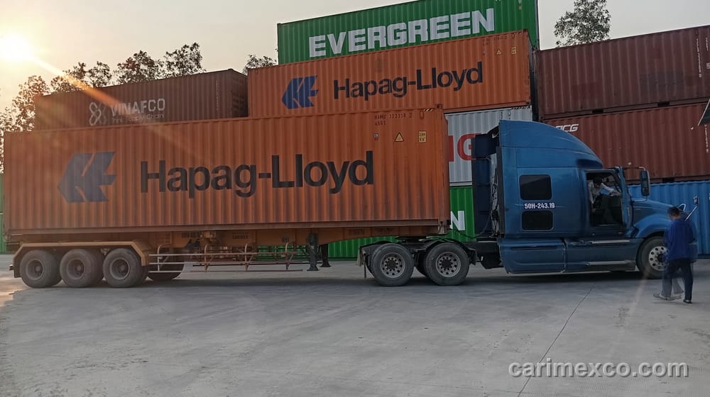 Đầu kéo CARIMEX kéo container Hapag-Lloyd tại bãi Nhơn Trạch